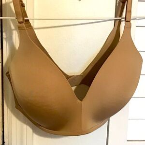 SOMA 34D luxury bra molds to your body Seamless Cream Bra